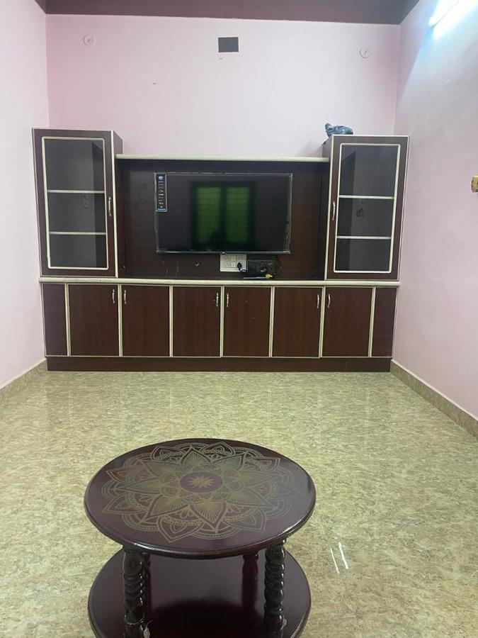 White Home Service Apartment 2Bhk 马杜赖 外观 照片